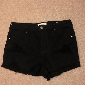 Black Pacsun high waisted shorts